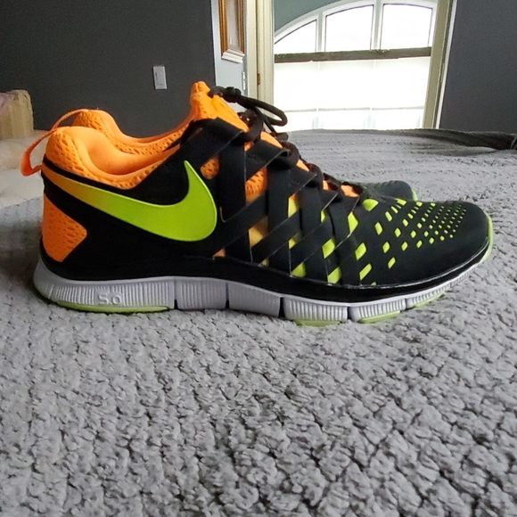 Nike tennis shoes - Picture 3 of 6